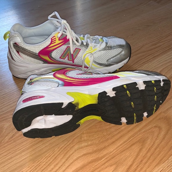 New Balance 530 - Picture 3 of 4